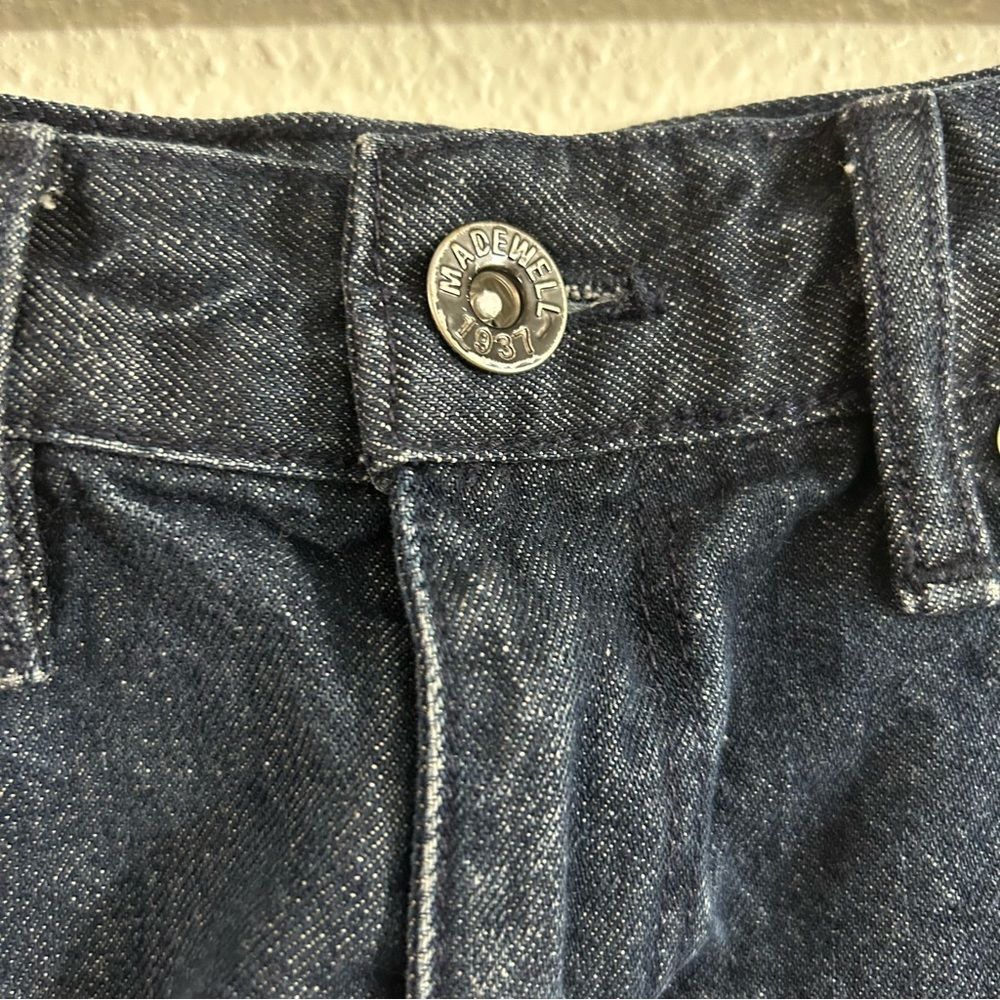 Madewell Dark Wash Low Rise Blue Denim Shorts Frayed Hem Whiskering Sz 26 - Picture 3 of 9